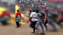 - Uganda'da cumhurbaşkanı adayının tutuklanması sokakları karıştırdı- Başkent Kampala'da göstericilere ateş açıldı: 3 ölü, 34 yaralı