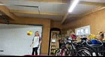 Nos filles sont à l'entrainement après Mélyne c'est au tour de Chloé de jouait le jeu.