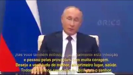 Bolsonaro se envaidece com elogios de Putin