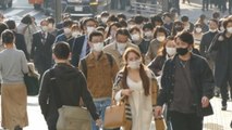 Suga pide a japoneses extremar la precaución ante nuevo récord de contagios