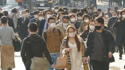 Suga pide a japoneses extremar la precaución ante nuevo récord de contagios