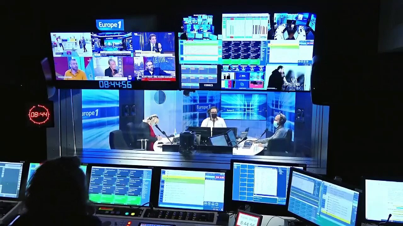 Jean-Pierre Foucault : "Moderna est le nouveau candidat de Mister Vaccin 2020 !" (Canteloup)