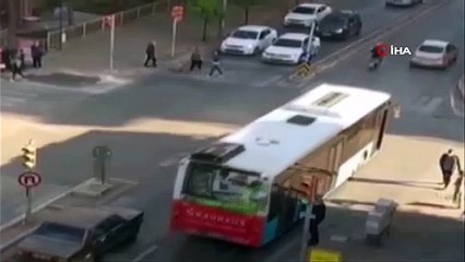 Cadde ortasında ne yaptığına kimse anlam veremedi