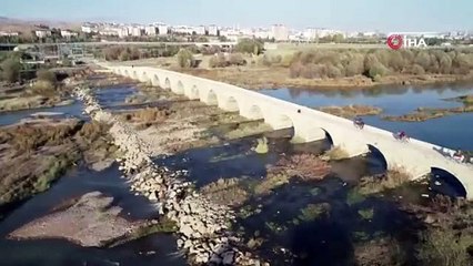 Kızılırmak alarm veriyor! Kara parçası gözüktü