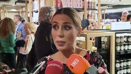 Elena Tablada despide a su abuela junto a su hija Ella