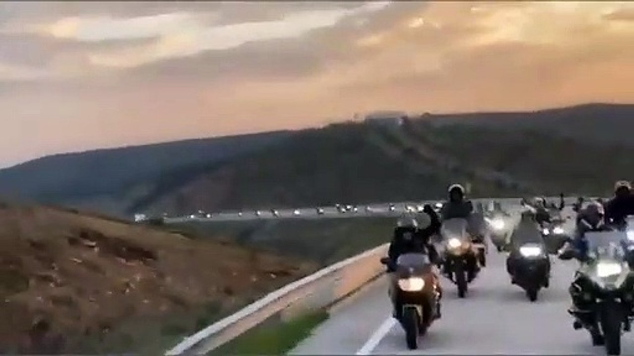 Dezenas de motards acompanharam Miguel Oliveira até Portimão