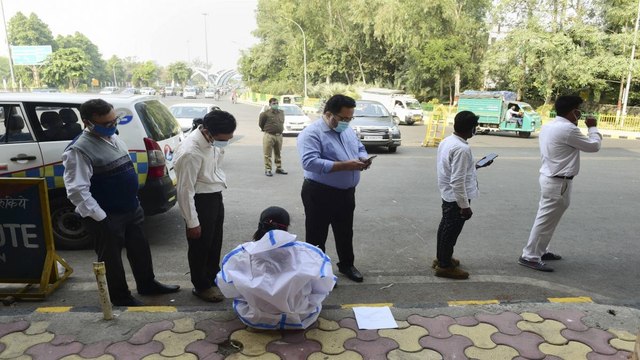 Delhi: Expert opinion-Corona controlled by restrictions!