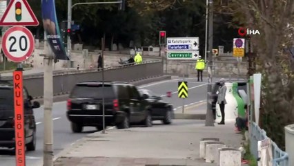 Cumhurbaşkanı Erdoğan, Koronadan Hayatını Kaybeden Yazar Ahmet Kekeç'in Kabrini Ziyaret Etti