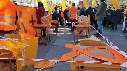 MADRİD - İspanyolcayı ana dil olmaktan çıkaran eğitim reformu İspanya'yı ikiye böldü