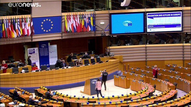 На миграционную политику ЕС влияют пандемия и терроризм