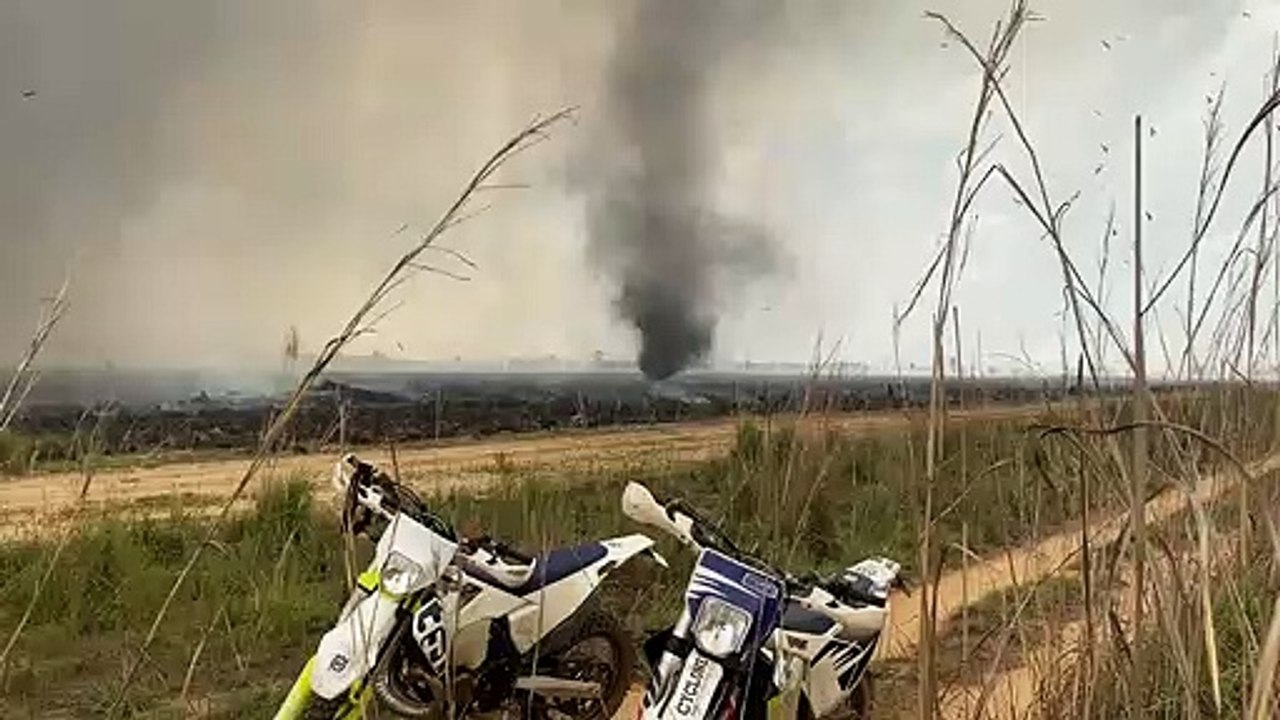 2 motards filment une tornade impressionnante en Australie