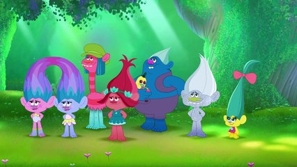 TROLLSTOPIA - Clip - Poppy Teaches the Classical Trolls How to Hug