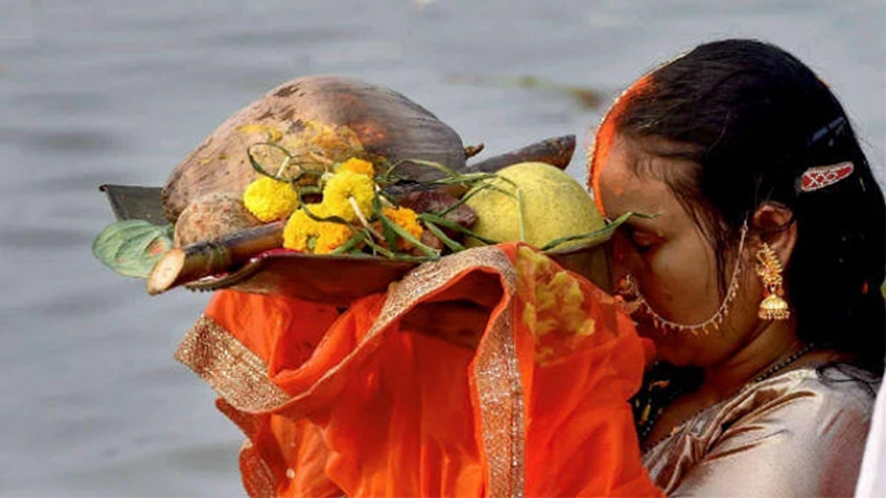 Chhath Puja 2020 का तीसरा दिन आज सूर्यदेव को अर्घ्य देने की संपूर्ण विधि। सूर्यदेव अर्घ्य पूजा विधि