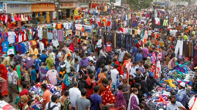 Ahmedabad: COVID-19 panic buying amid night curfew