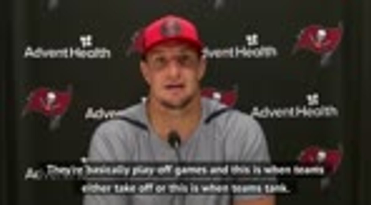 Bucs must "take off or tank" - Gronkowski on Rams clash