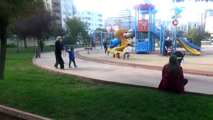 Vatandaşlar korona virüsü yok sayıyor, park ve bahçelere akın ediyor