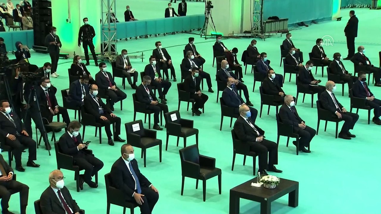 İSTANBUL - Cumhurbaşkanı Erdoğan: Küresel ekonomide yaşanan değişimi lehimize çevirebilecek her adıma destek vereceğiz
