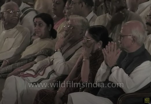 Atal Bihari Vajpayee and LK Advani take oath in New Delhi
