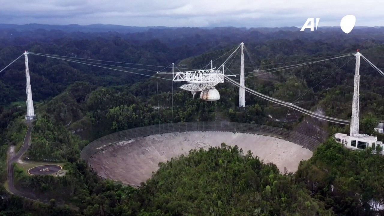 Riesiges teleskop muss abgerissen werden