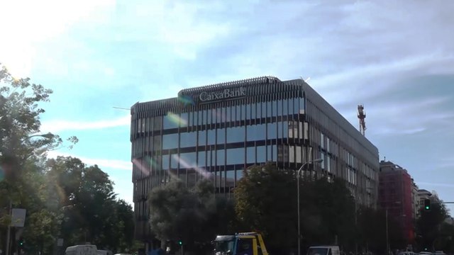 توقعات بموجة اندماجات في القطاع المصرفي الإسباني