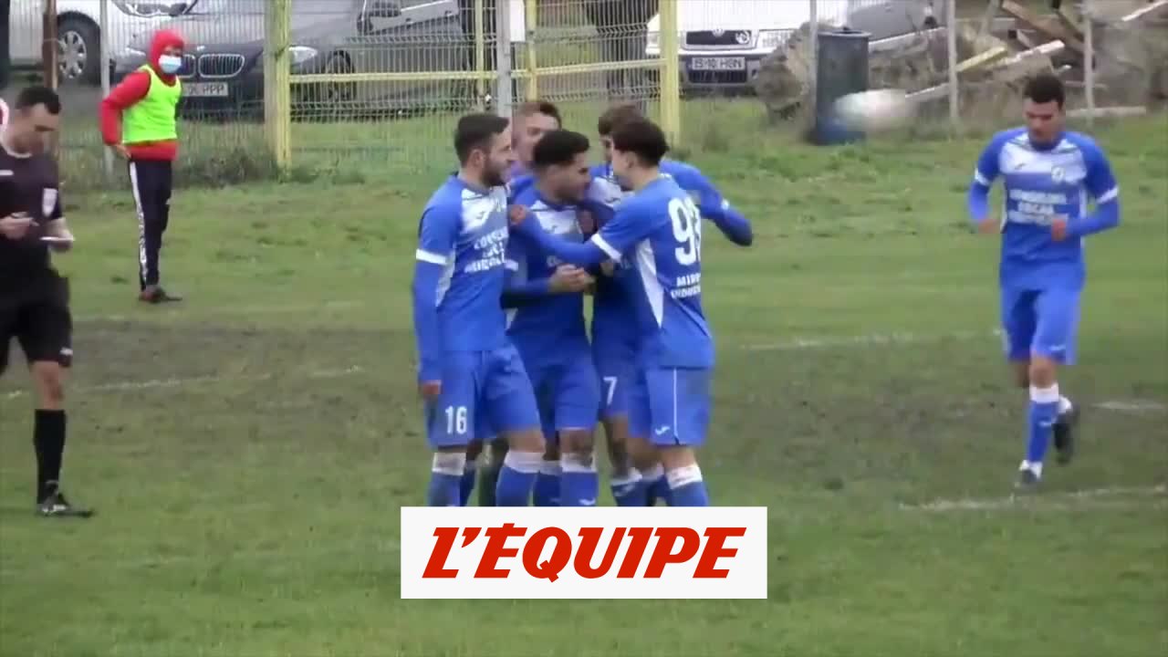 Le coup du scorpion d'Asavoaei - Foot - WTF