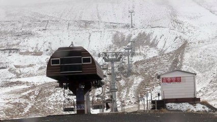 KAHRAMANMARAŞ - Yedikuyular Kayak Merkezi'ne mevsimin ilk karı yağdı