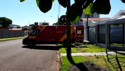 Mulher de 77 anos é socorrida após fraturar o fêmur em residência na Rua Curitiba