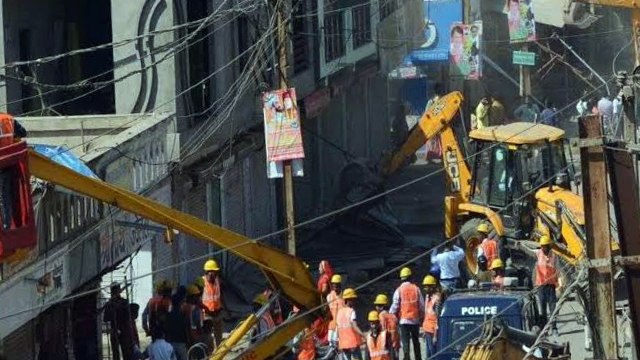 इंदौर में गुंडों बदमाशों के अवैध निर्माण ध्वस्त और कोरोना से जनता त्रस्त, फिर लग सकता है नाइट कर्फ्यू