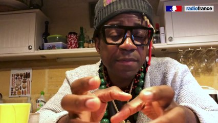 Introduction de Blick Bassy pour la Box l'Afrique à chanter