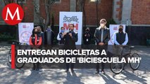 ¡A rodar! Entregan 2 mil bicicletas en la Miguel Hidalgo a graduados de biciescuela