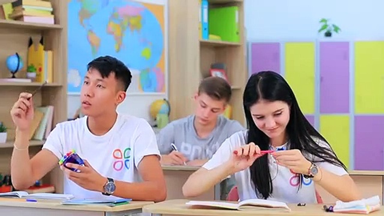 10 Formas Extrañas De Escabullir Juguetes Anti-Estrés A Clase / Útiles Escolares Anti-Estrés