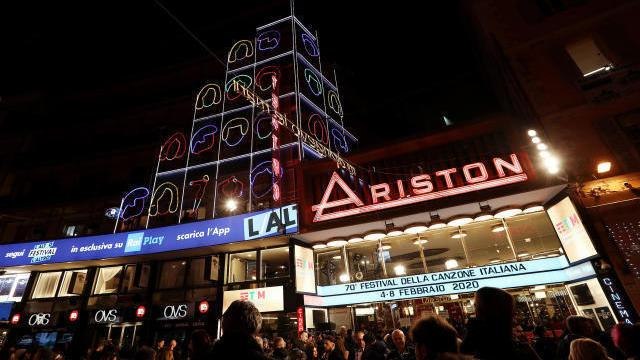 RAI, smentite le notizie sullo slittamento del Festival di Sanremo: ecco quando andrà in onda