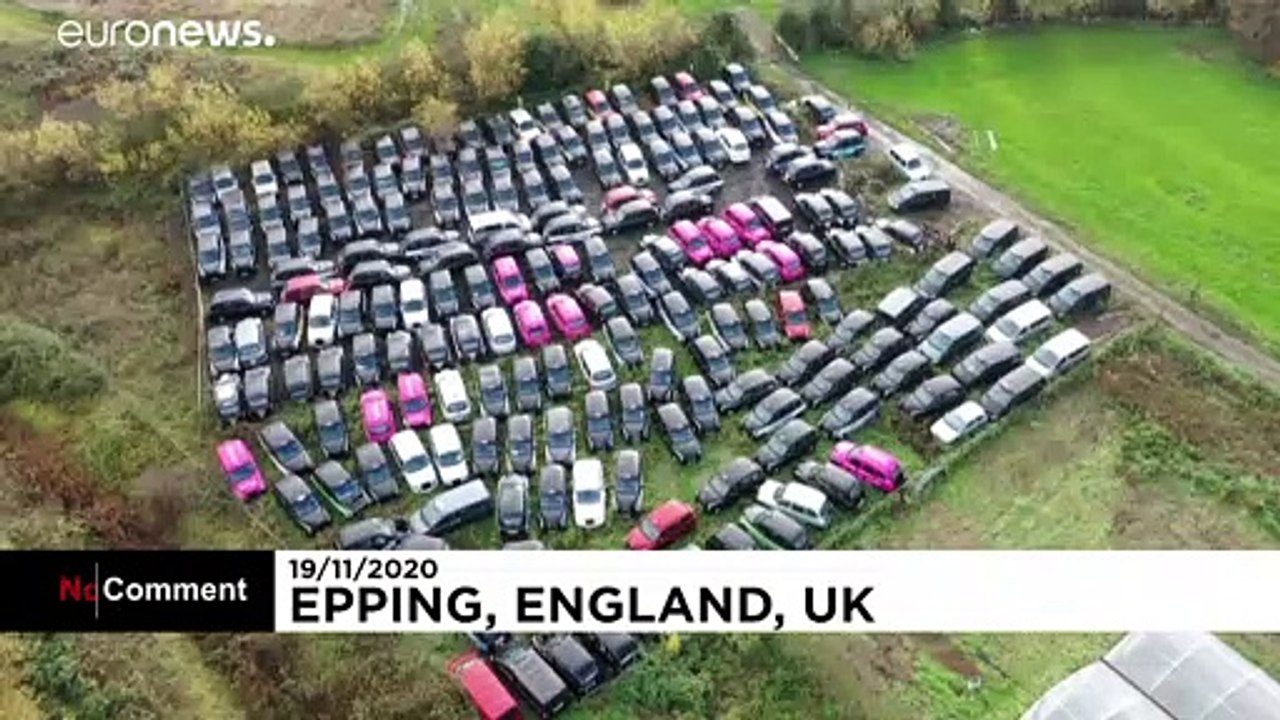 Wegen Covid ausrangiert: Hier ruhen 150 Londoner 'Black Cabs'