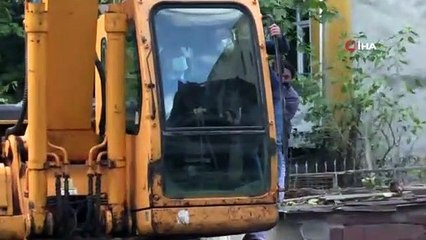 Kocaeli'de depremden kalan bin 502 adet hasarlı binanın yıkımına başlandı