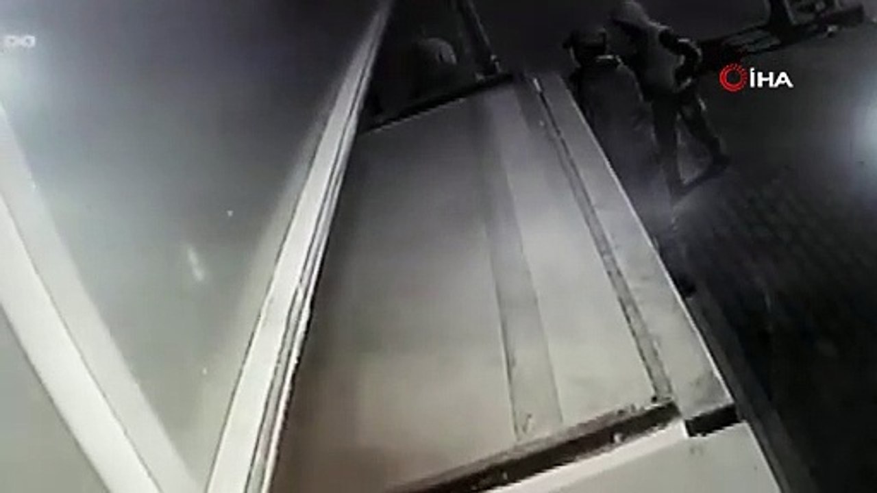 Bursa'da hırsızlık olayı saniye saniye böyle görüntülendi
