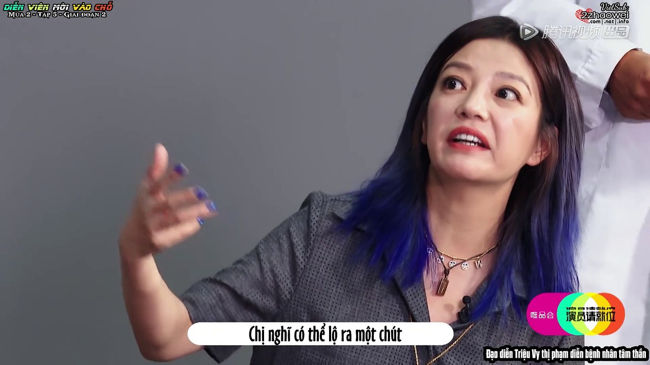 #DiễnViênMờiVàoChỗ2 | Đặc sắc ngoài lề: Đạo diễn Triệu Vy thị phạm diễn bệnh nhân tâm thần [2zhaoweiVietSub]