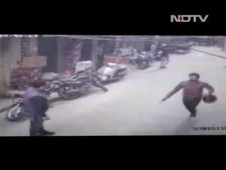 Caught On Camera: Man With Gun Snatches Woman's Gold Chain In Delhi