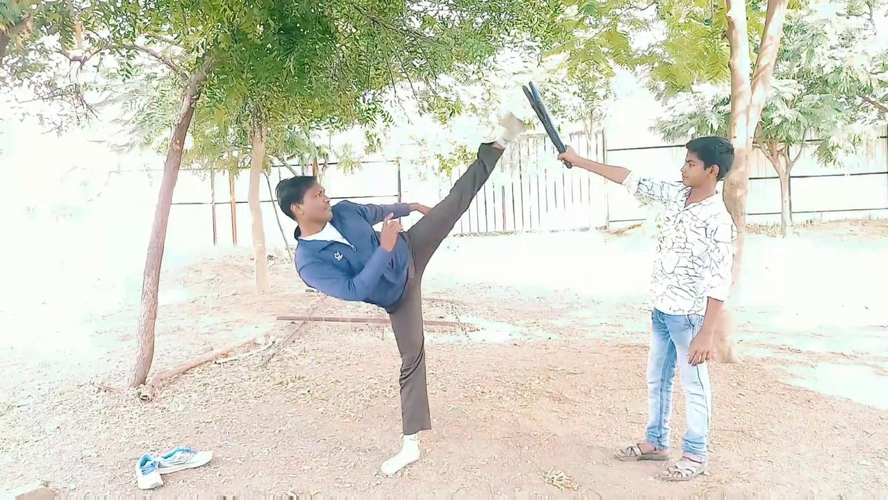 फेस किक  करणे का तरिका l