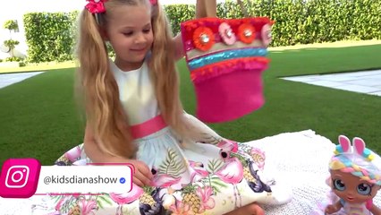 Diana plays with new Kindi Kids Minis