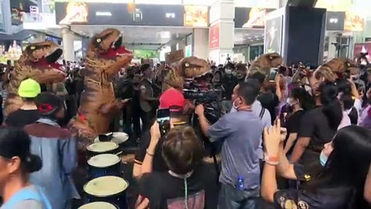 'Böse Schüler' protestieren in Bangkok