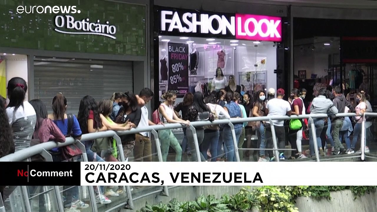 Venezuelans flock to malls for early Black Frid...