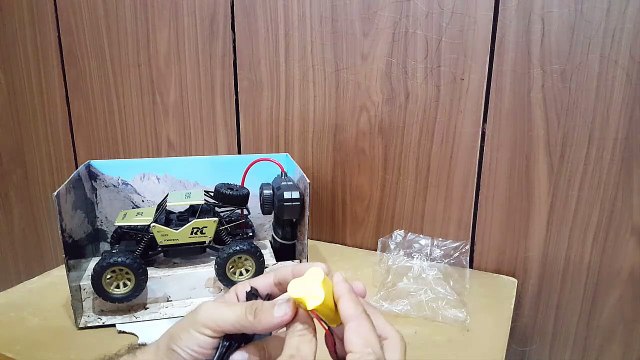Unboxing, Review, Testing of rock crawler rc car monster for kids gift