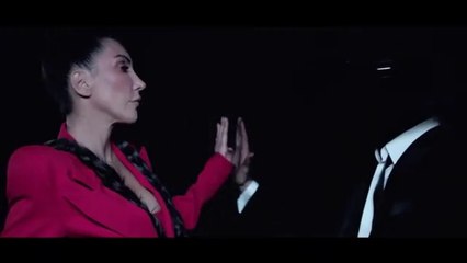 Hande Yener - Aşk Sandım  (Official Video)