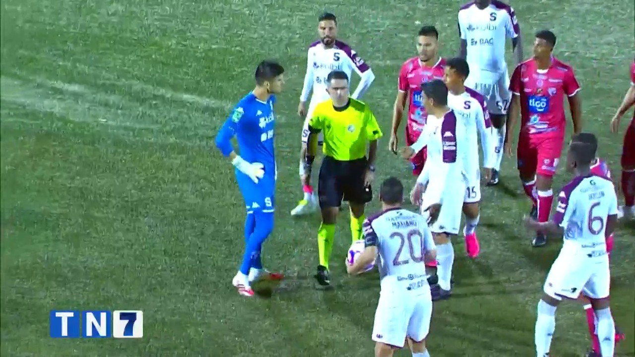 td7-santos-indignado-por-sancion-de-douglas-lopez-211120