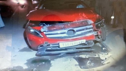 2 injured as drunk driver rams car into another one parked in Hyderabad's Banjara Hills