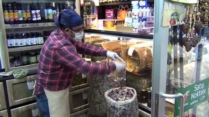Koronavirüsten korunmak isteyenler 'Hatmi Çiçeği'ne yoğun ilgi gösteriyor