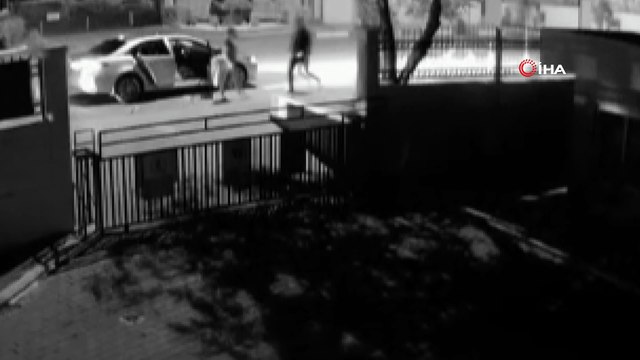 Düğün için gün sayan turizmcinin sokak ortasında bıçaklanarak öldürülme anı güvenlik kamerasında- kalabalık grubun saldırısına uğradığı ve yere yıkıldığı anlar kaydedildi