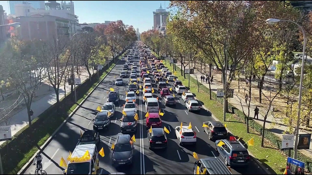 MADRİD - İspanyol sağı, sol hükümetin eğitim reformunu protesto etti