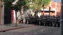 Manifestantes ateiam fogo no Congresso da Guatemala