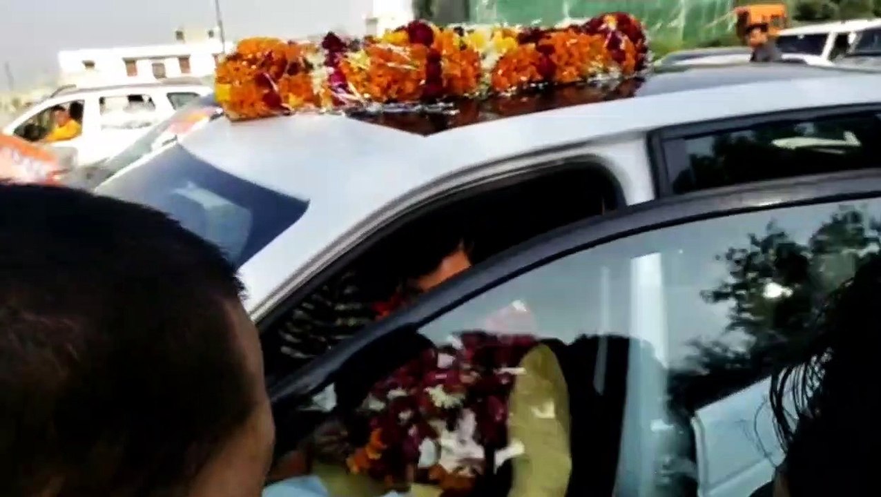 बुंदेलखंड क्षेत्र का उपाध्यक्ष बनाए जाने पर बकेवर में कार्यकर्ताओं ने शिव महेश दुबे का किया ज़ोरदार स्वागत